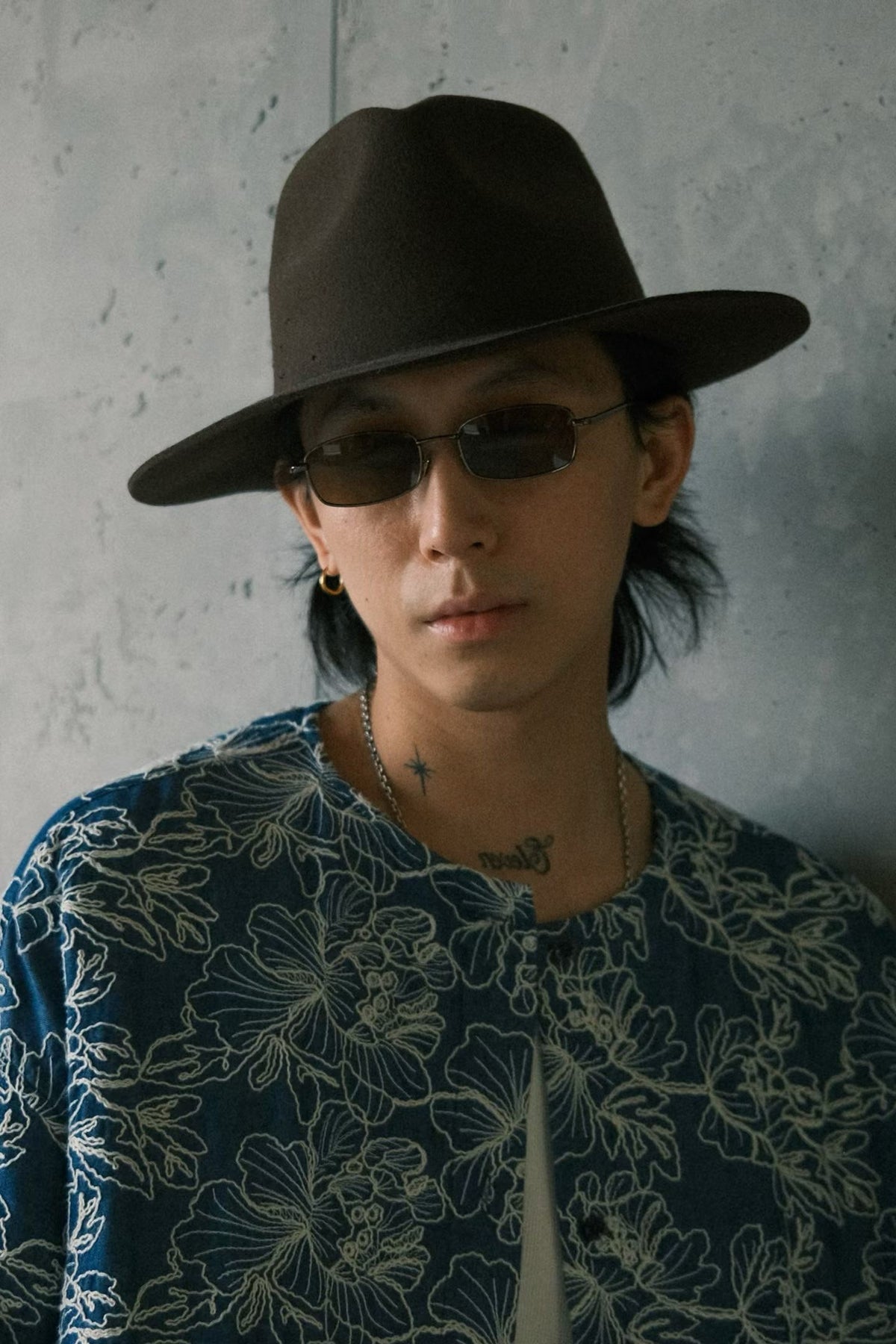 Collarless Denim Jacket with Floral Line Embroidery – Indigo Botanical Overshirt